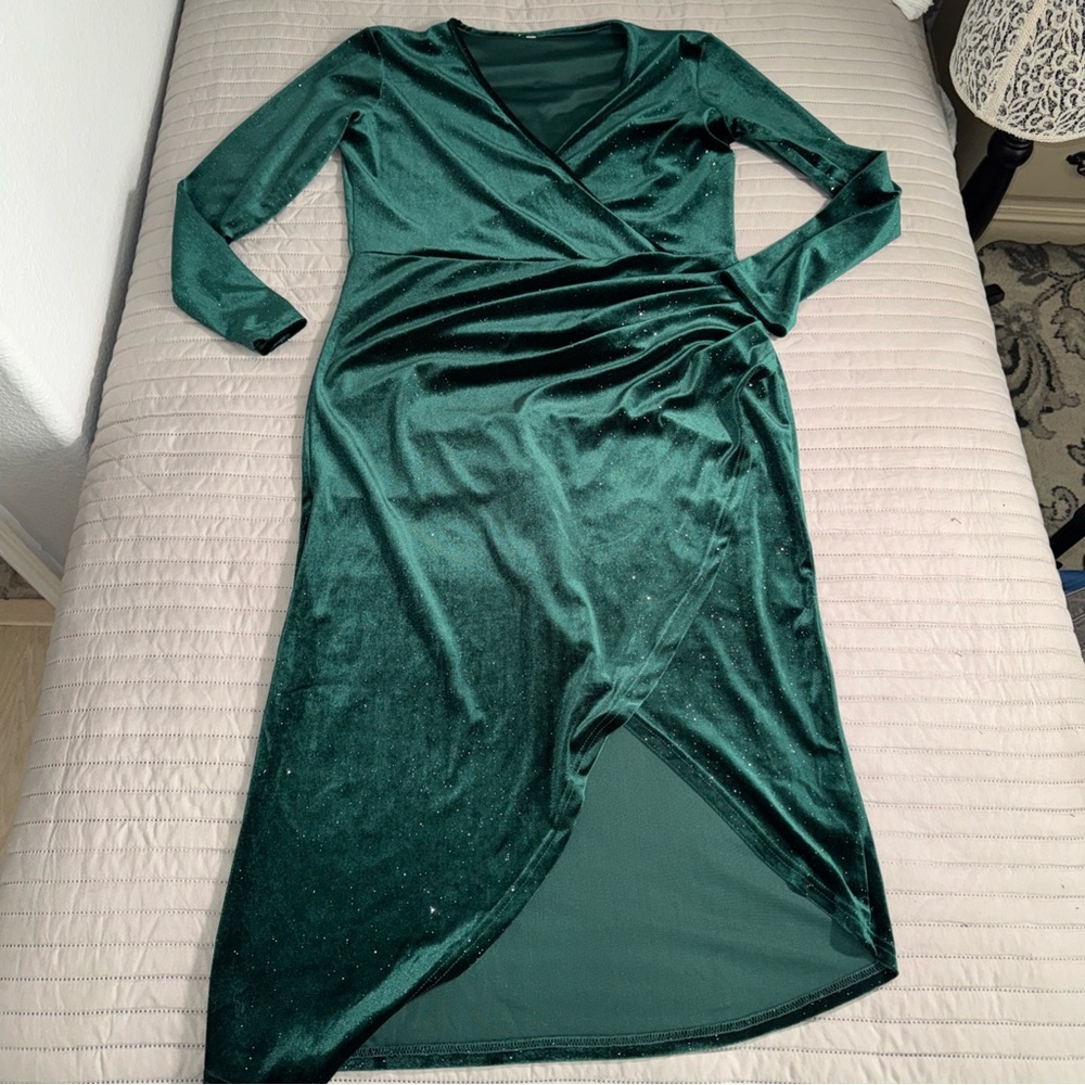 Elegant women’s emerald Green Velvet Wrap Dress Sz xL
